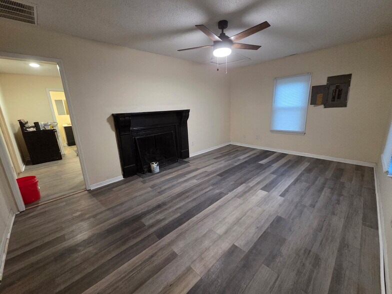 Building Photo - 133 W Washington St