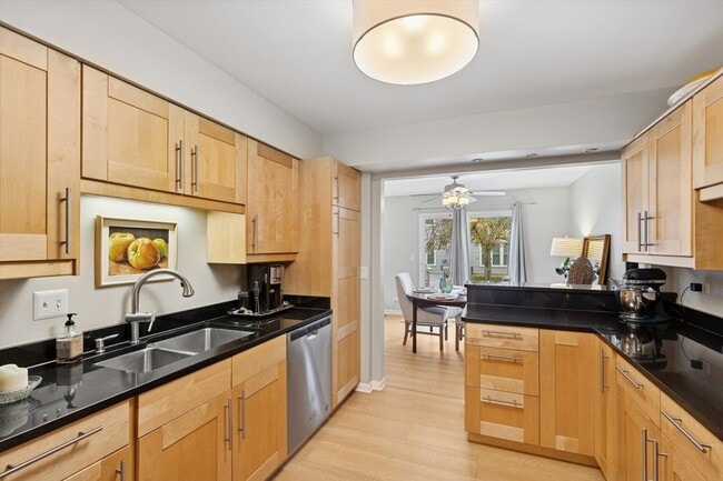 Building Photo - 1487 Hazelwood Ct