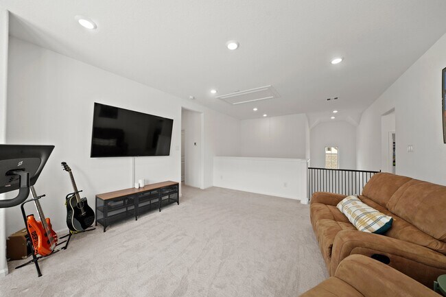 Building Photo - 9405 Vis Fls Trce