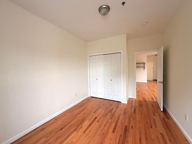 Building Photo - 687 Avenue A