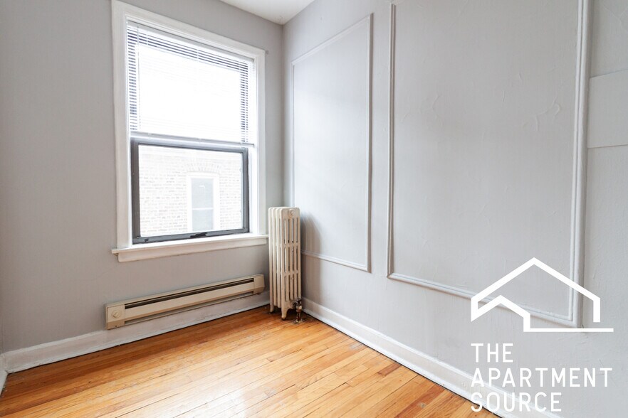 Building Photo - 1058 W George St