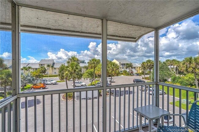 Building Photo - 5532 NE Gulfstream Way