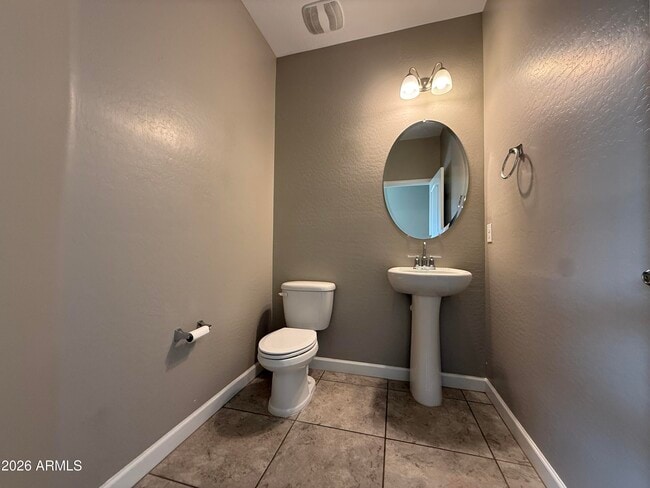 Building Photo - 1255 N Arizona Ave