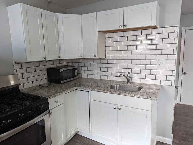 Building Photo - 39 S 27th St
