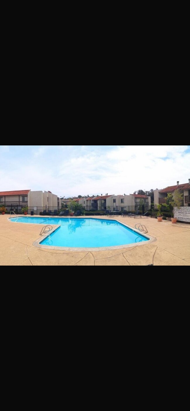 Building Photo - 3040 Alta View Dr