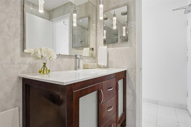 Building Photo - 401 Ocean Dr