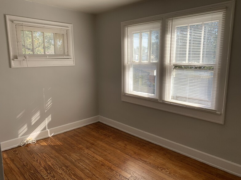 Building Photo - 813 N Bancroft St