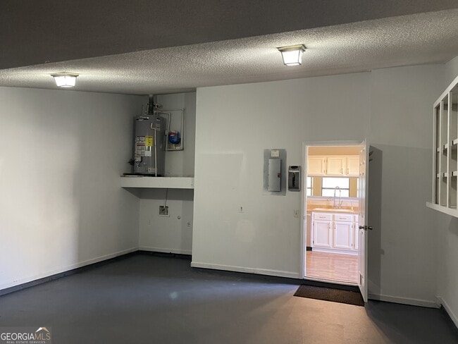 Building Photo - 403 Fairfield Ct