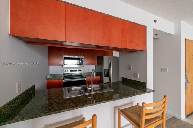 Building Photo - 1200 Brickell Bay Dr