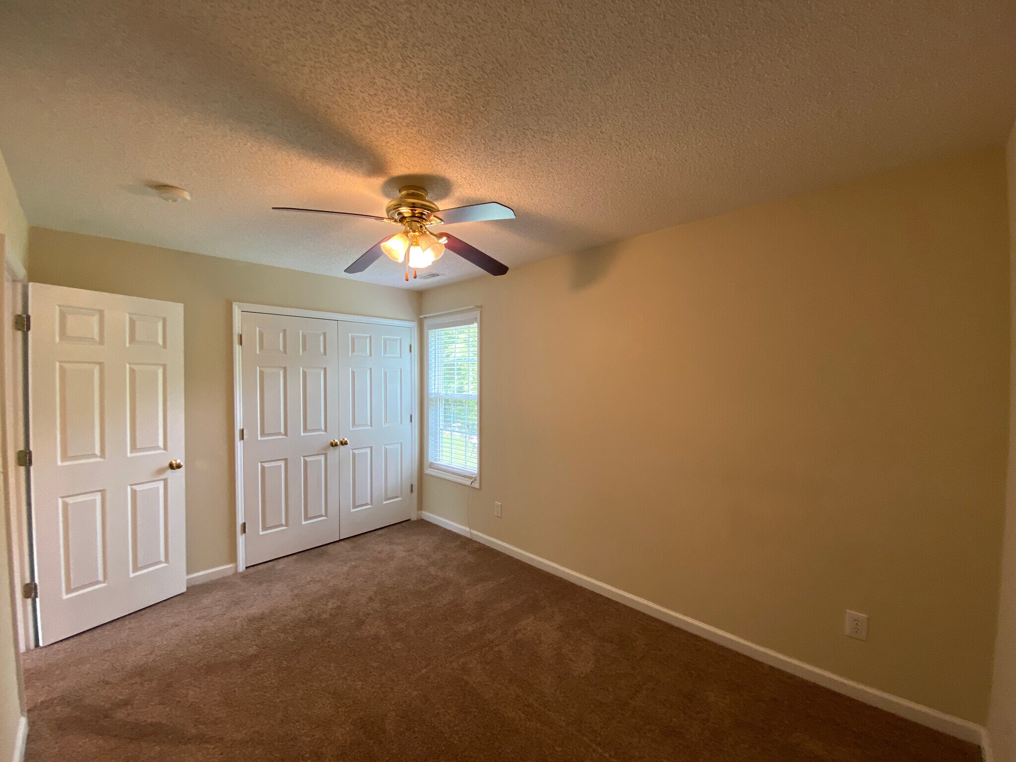 Building Photo - Room in House on Ujamaa Dr