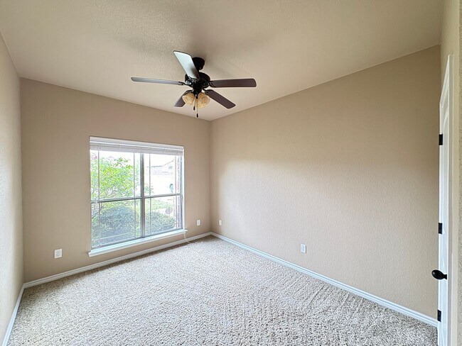 Building Photo - 708 Cody James Dr