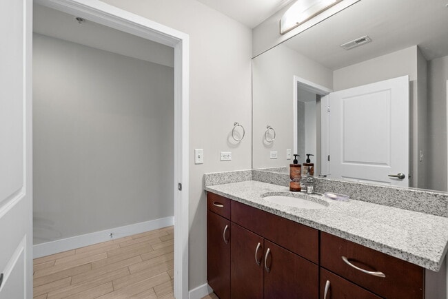 Building Photo - 777 N Ashley Dr