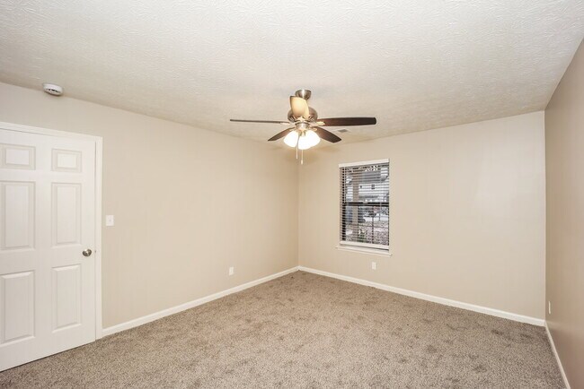 Building Photo - 8272 Canyon Forge Dr