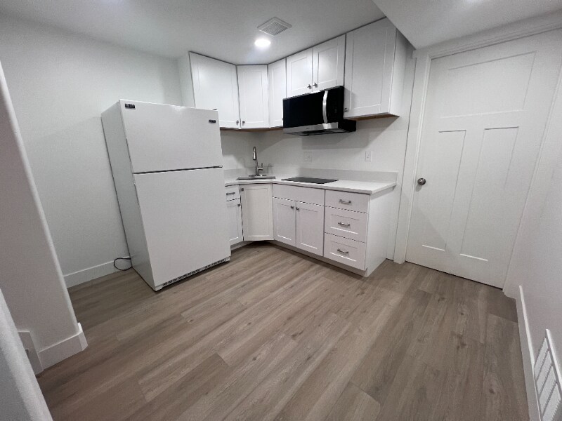 Building Photo - 3695 Big Horn Dr