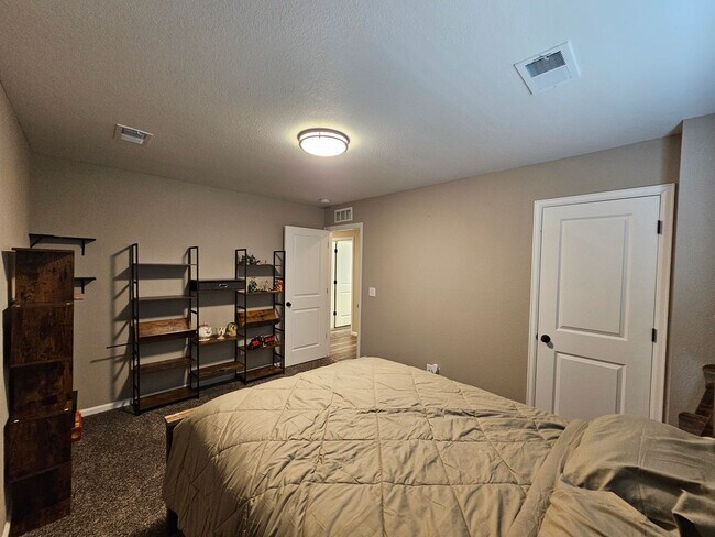 Building Photo - 5482 Wagon Hammer Dr
