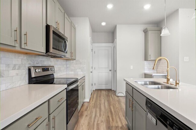 Building Photo - 441 Fieldwood Dr