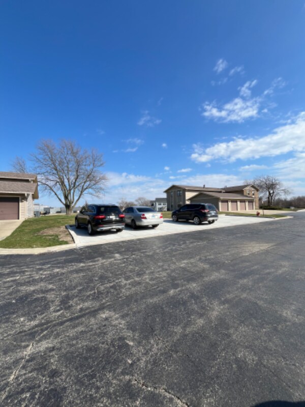 Building Photo - 5820 Wilshire Ct