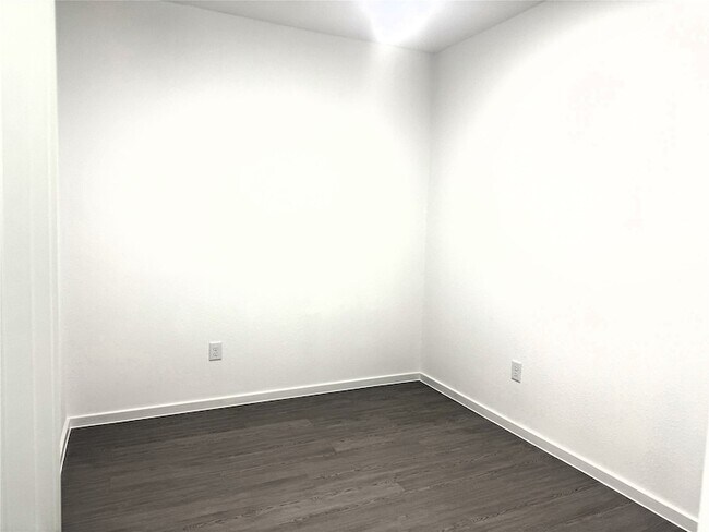 Building Photo - 519 Louis Ln