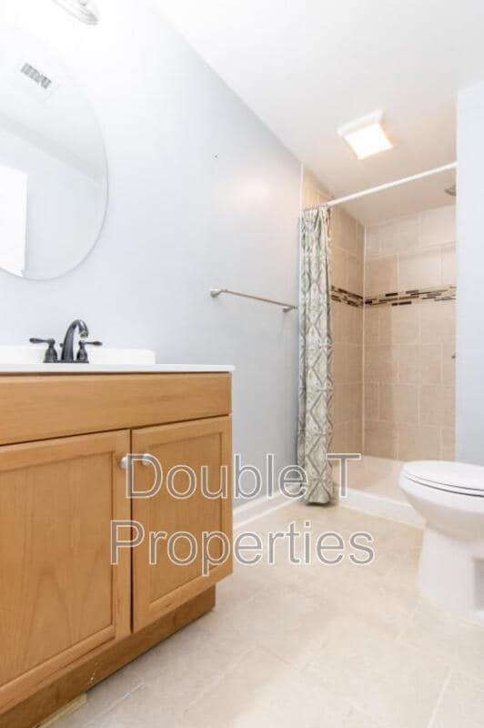 Building Photo - 3405 Pebble Dr