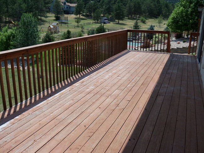 Building Photo - 6 BED | 3 BATH | TRIPLE GARAGE | RED ROCK ESTATES