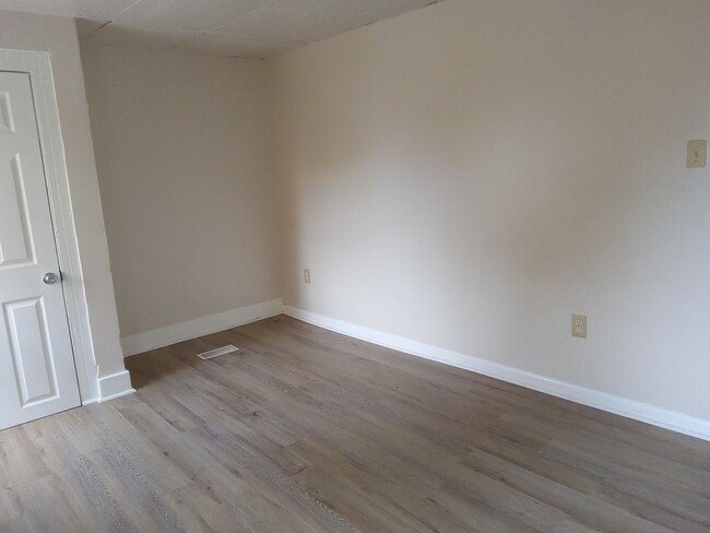 Building Photo - Cozy 2 Bedroom Home FOR RENT in Millville ...