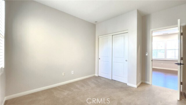 Building Photo - 22 Ovation