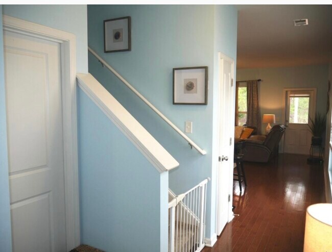 Building Photo - 185 Olde Towne Way