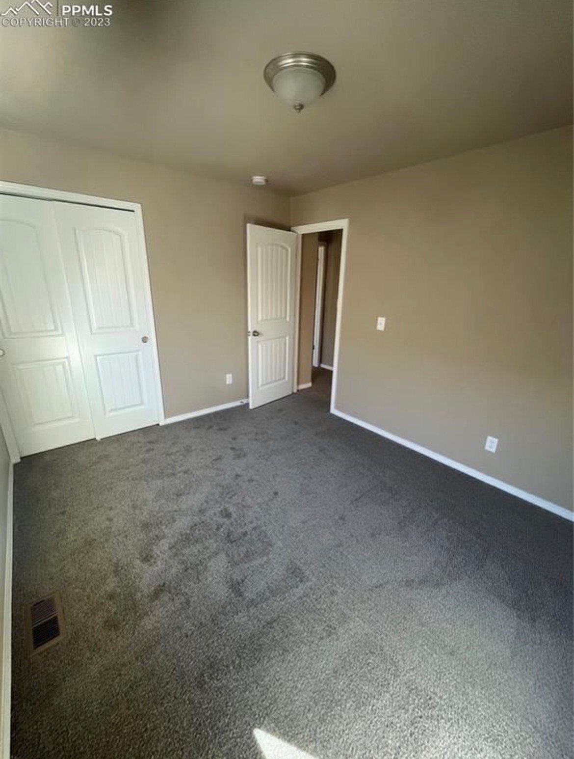 Building Photo - 3623 Vineyard Cir