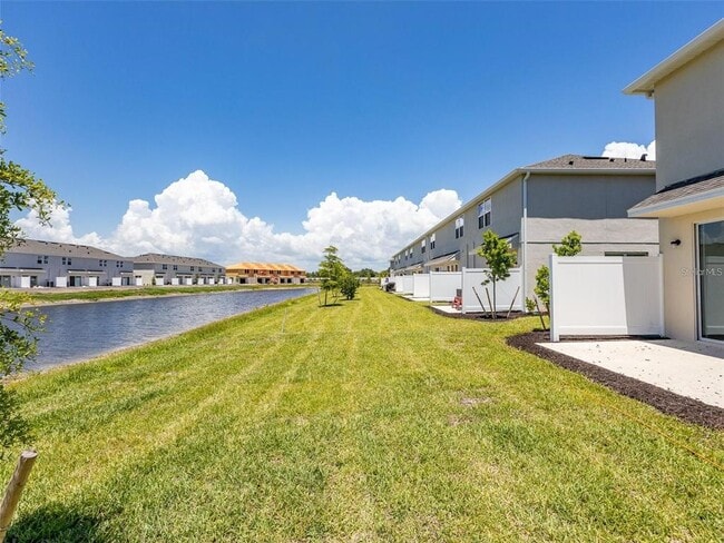 Building Photo - 5728 Haven Ter