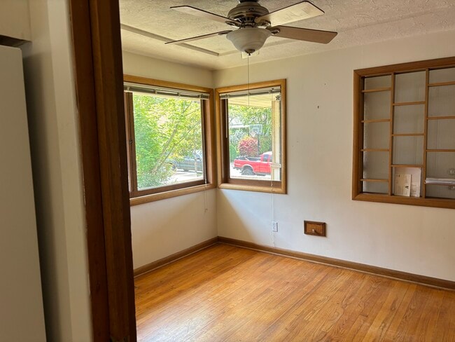 Building Photo - 6436 NE 26th Ave