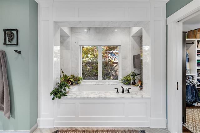 Building Photo - 6842 Merrilee Ln