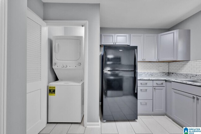 Building Photo - 2060 Montreat Dr