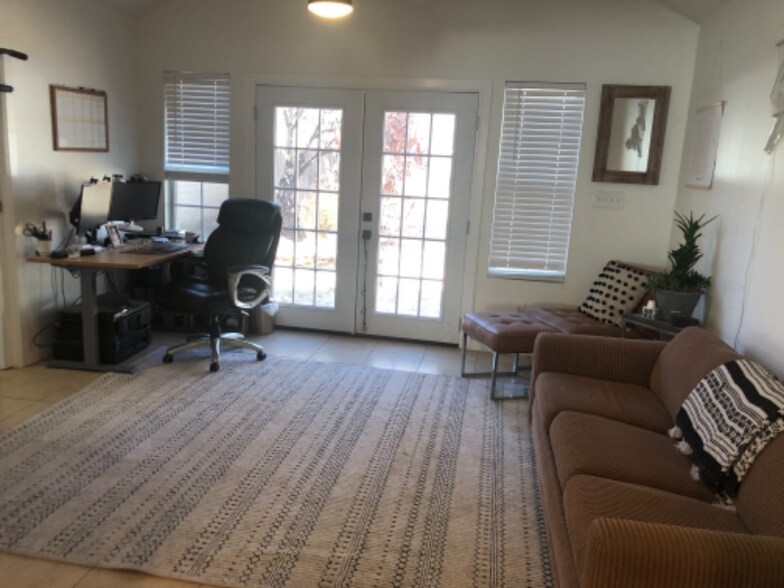 Building Photo - 2418 22nd St