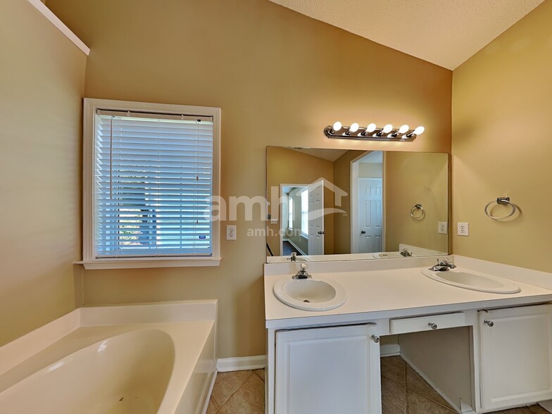 Building Photo - 505 Bellmeade Bay Dr