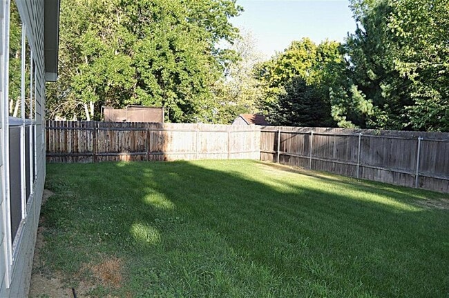 Building Photo - 9083 W Dalton Pl