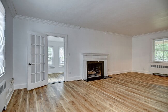 Building Photo - FOR RENT- PORTSMOUTH!