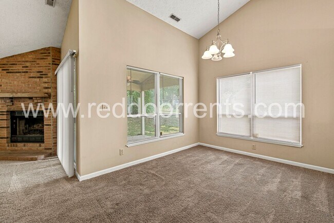 Building Photo - Beautiful 3-Bedroom, 2-Bath Home in Indian...