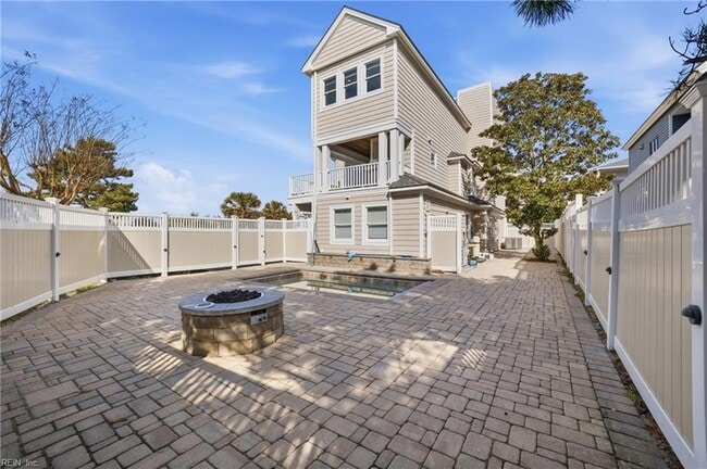 Building Photo - 508 Virginia Dare Dr