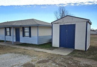 Building Photo - 1801 Sandrock Rd