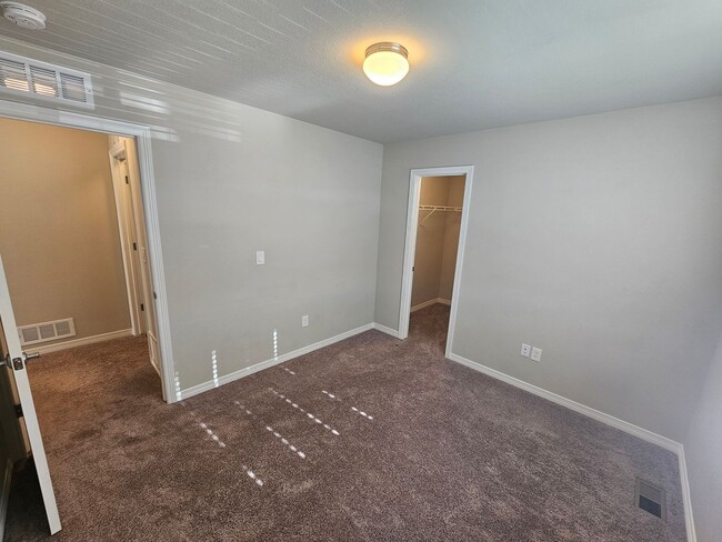 Building Photo - 3 Bed 3 bath house in Lorson Ranch!