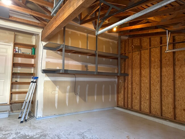 Building Photo - Cozy 4 beds in Klahanie near Challenger El...