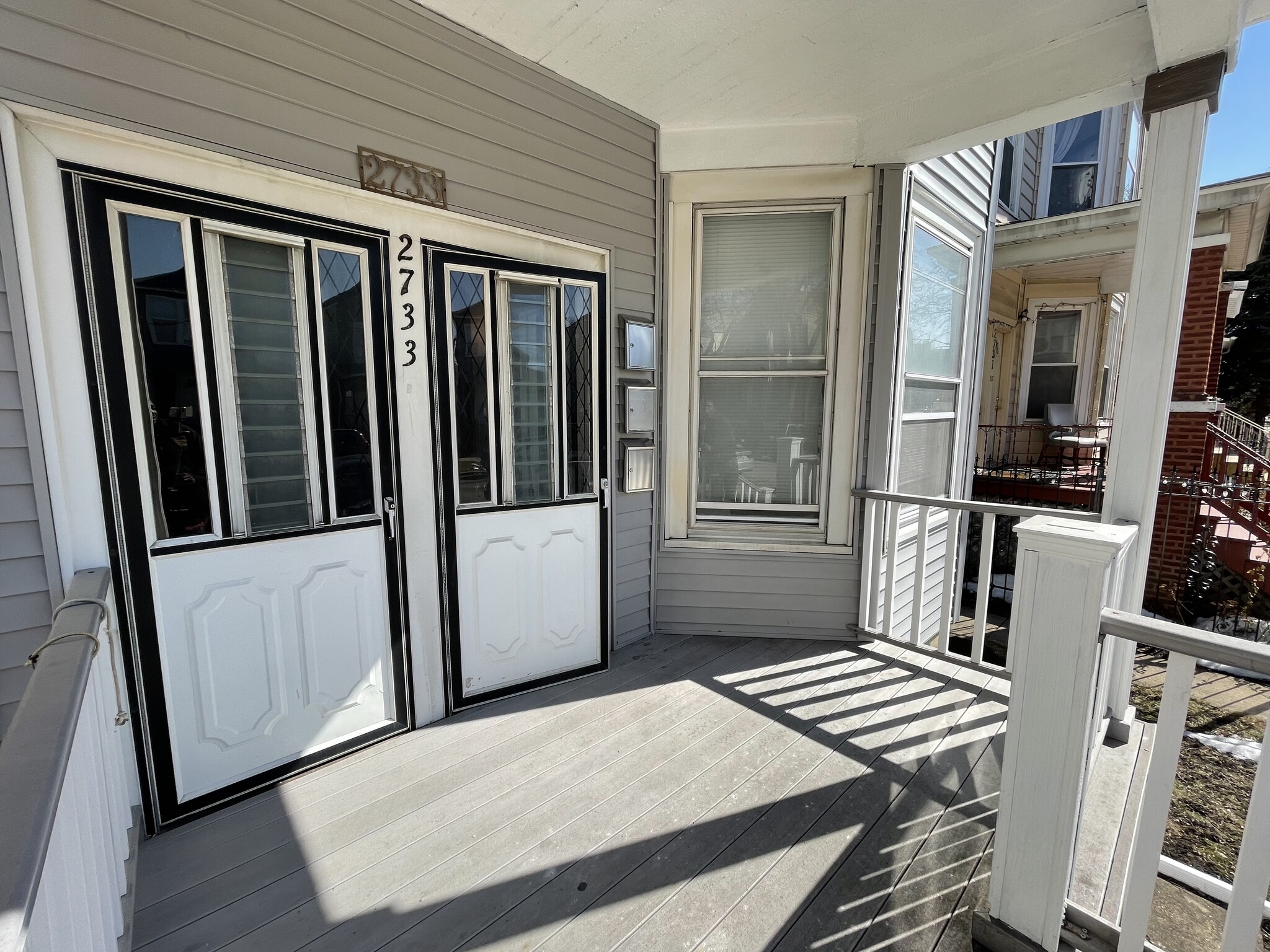 Building Photo - 2733 N Ridgeway Ave