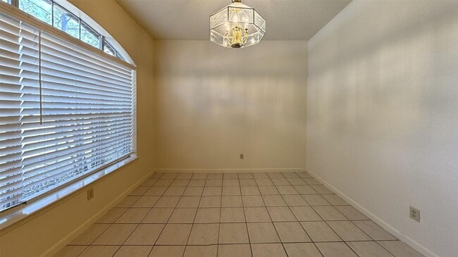 Building Photo - 5718 Walkabout Way