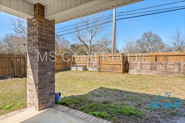 Building Photo - 15236 Cypress Way