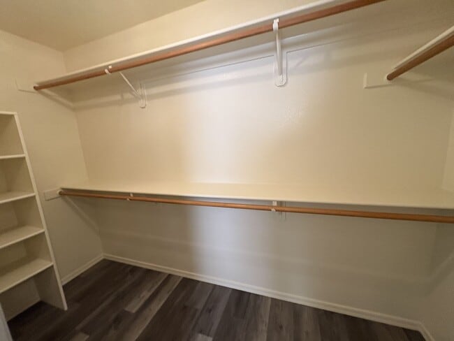 Building Photo - Great eastside location pet friendly