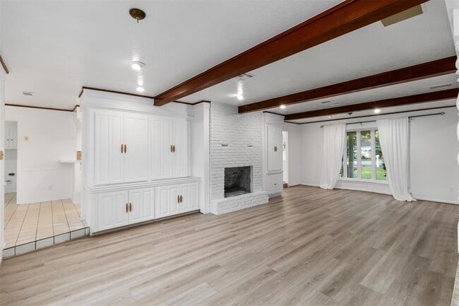 Building Photo - 470 Old Hickory Dr