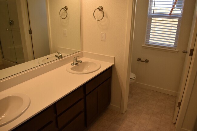 Building Photo - 4721 Irma Dr