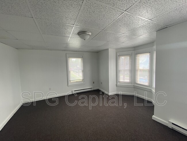 Building Photo - 112 N York St
