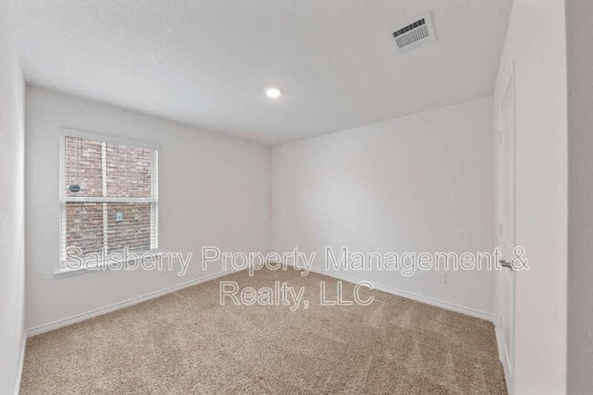 Building Photo - 503 Willow View Way