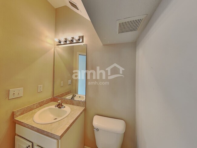 Building Photo - 11114 Creek Haven Dr